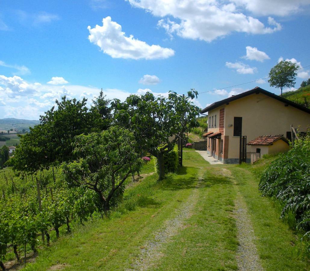 Villa Cascina Tra I Vigneti A Nizza Monferrato Exterior foto