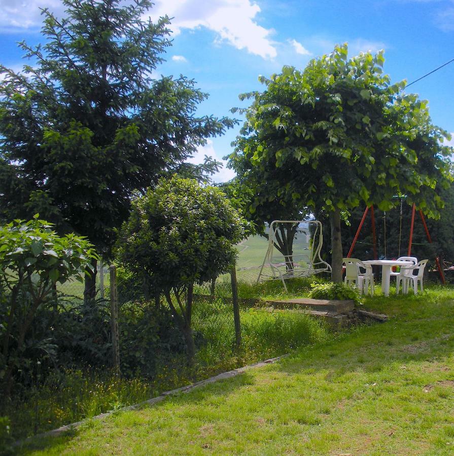 Villa Cascina Tra I Vigneti A Nizza Monferrato Exterior foto